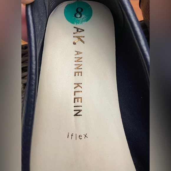 Anne Klein size 8 navy leather flats-women - Picture 3 of 6